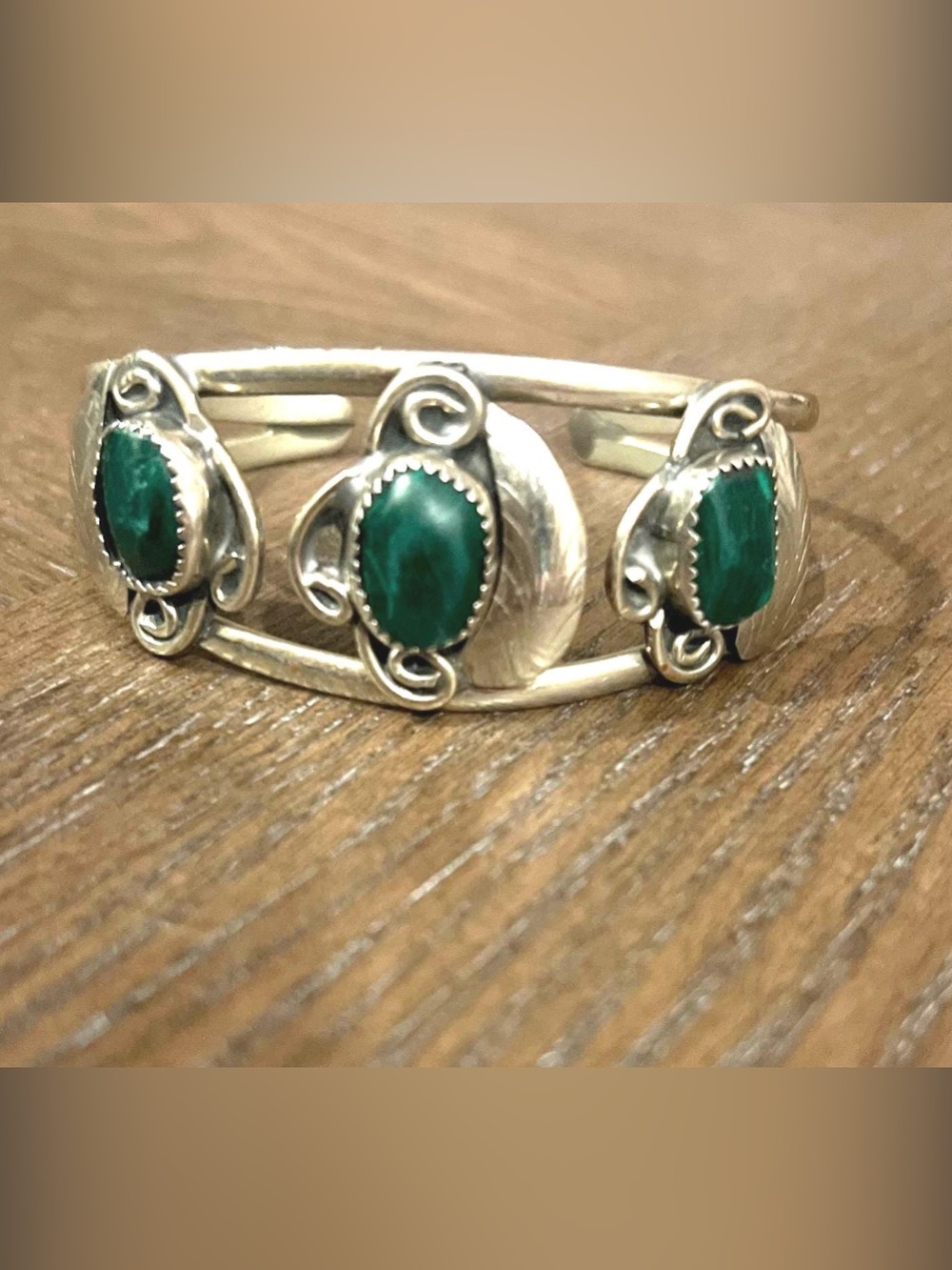Vintage Navajo malachite cuff bracelet. Sighed JH
